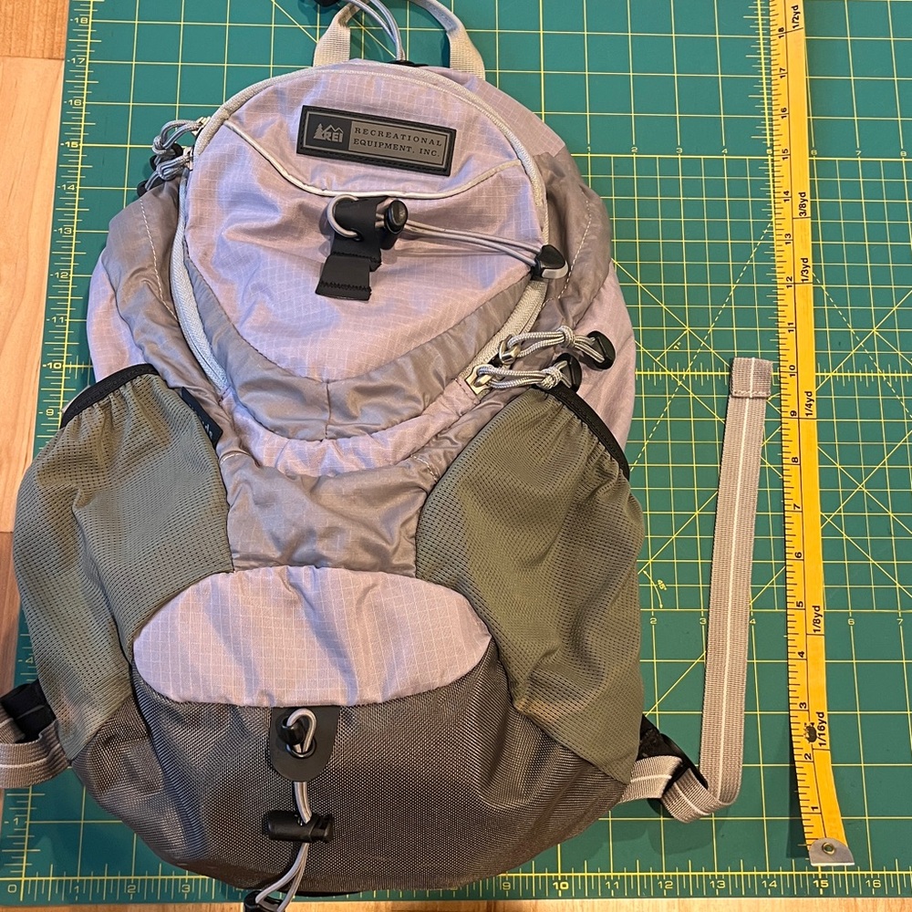 Gray REI Nalgene Hydroframe Backpack - Picture 8 of 9